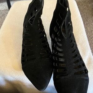 Rockport Black Cutout Heels